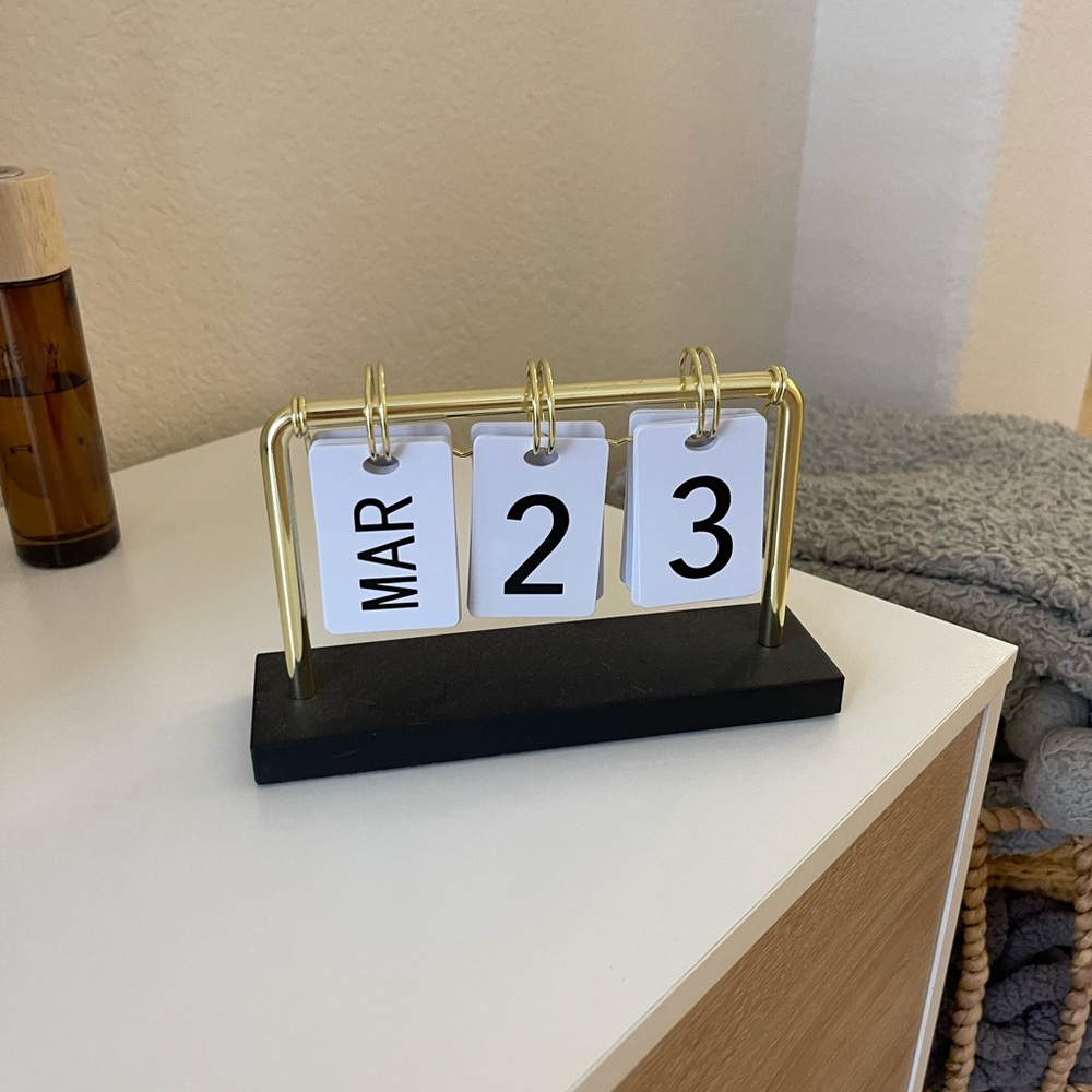desk calendar